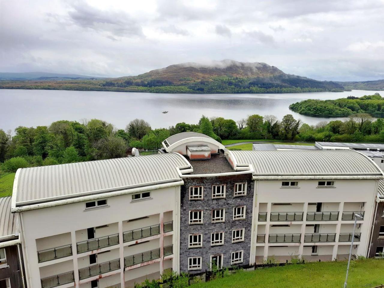 St Angela'S Lakeside Aparthotel Sala Sligo Exteriér fotografie